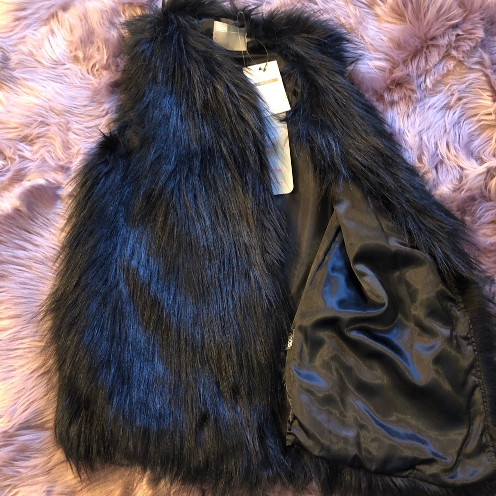Vest - Picture 2 of 2